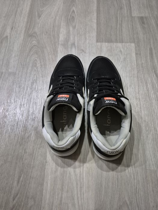 Кросівки чоловічі