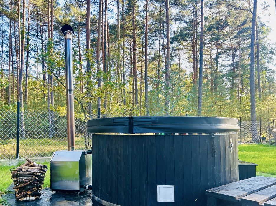 Domek w lesie. Jacuzzi. Wczasy.