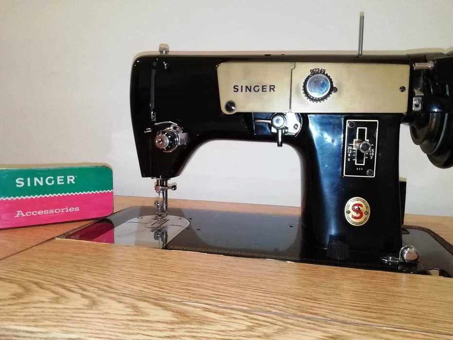 Máquina de Costura SINGER