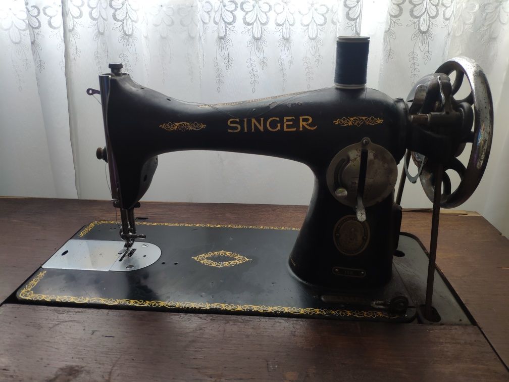 Máquina de costura antiga Singer