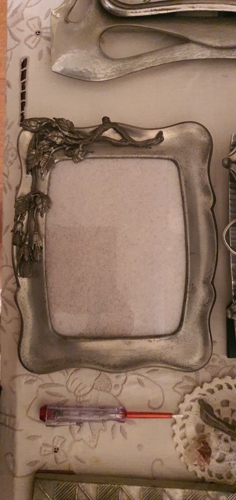 Molduras varias em Estanho