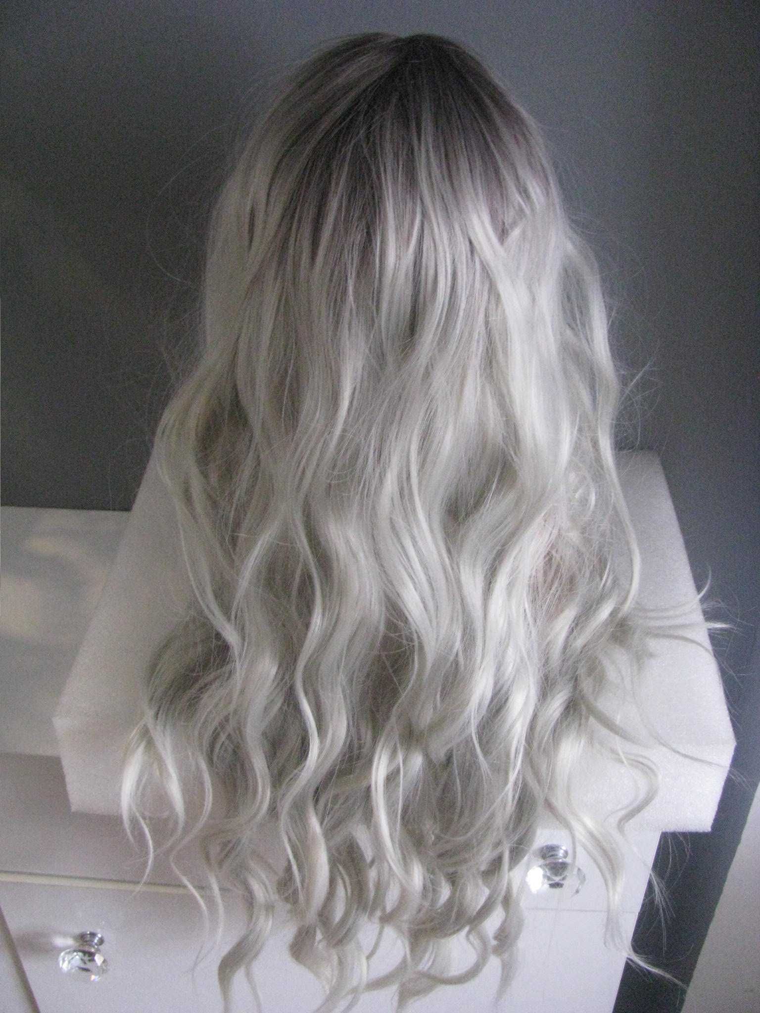 Peruka włosy syntetyczne falowane cold blond