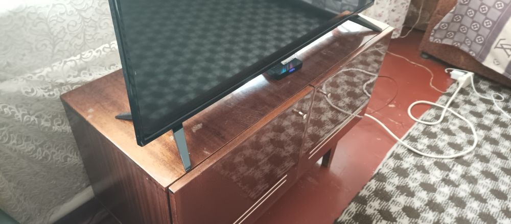 Продам тумбочку б/у под телевизор или что нибудь ещё. 150 грн. что