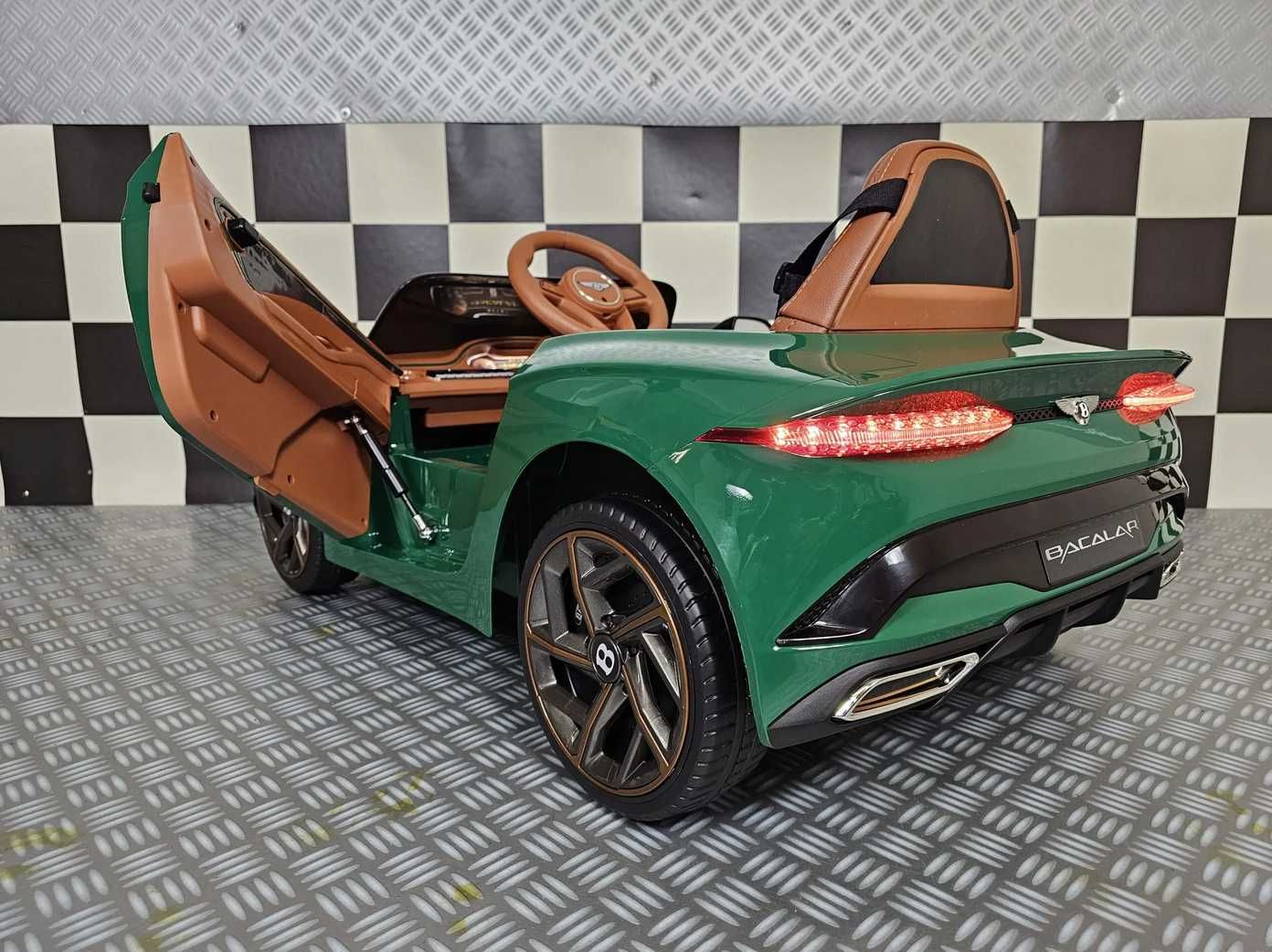 Samochód BENTLEY Auto AKUMULATOR Motor Elektryczny Pilot RC 2 DZIECI