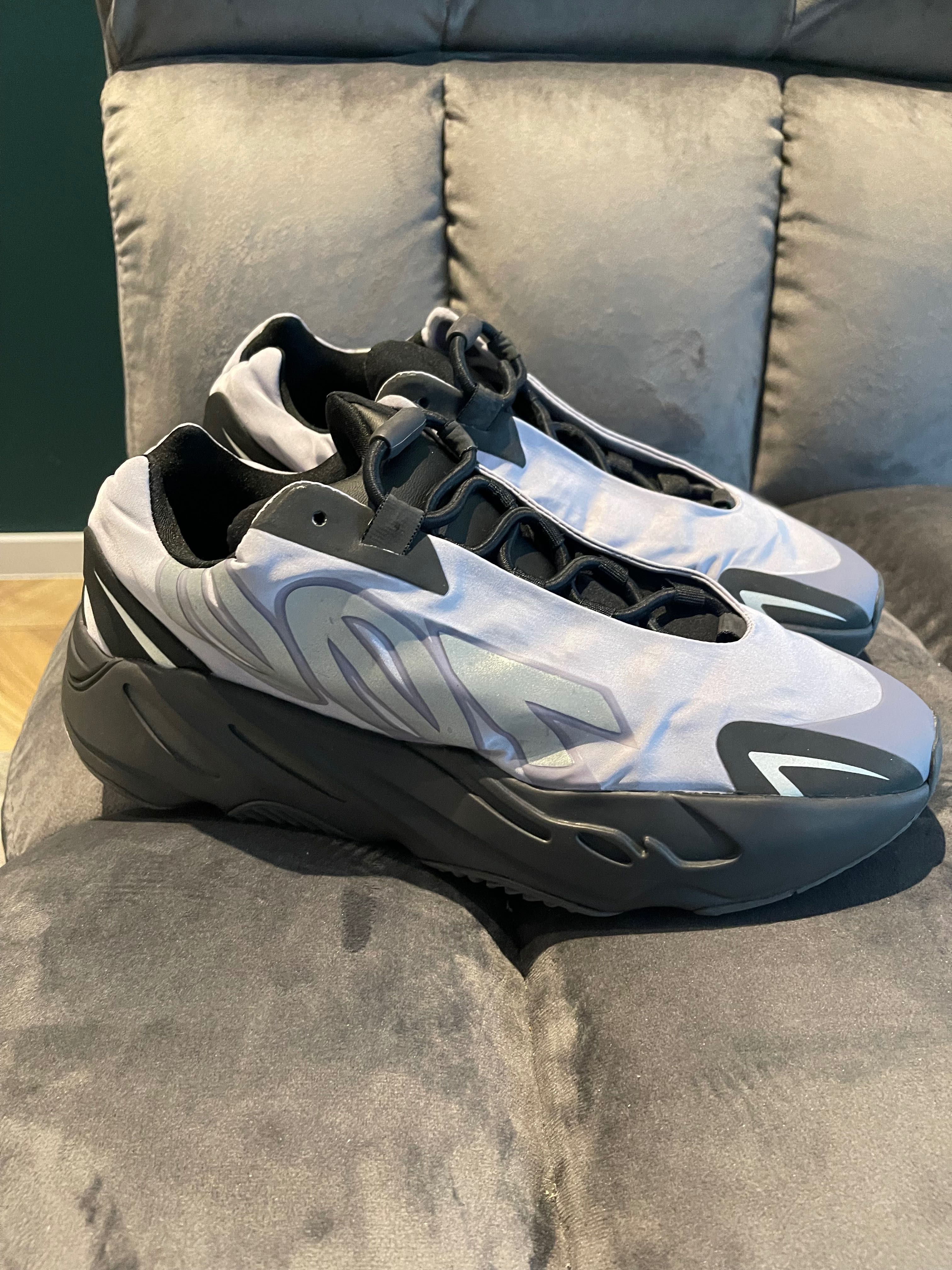 Adidas yeezy boost 700 MNVN geode 43