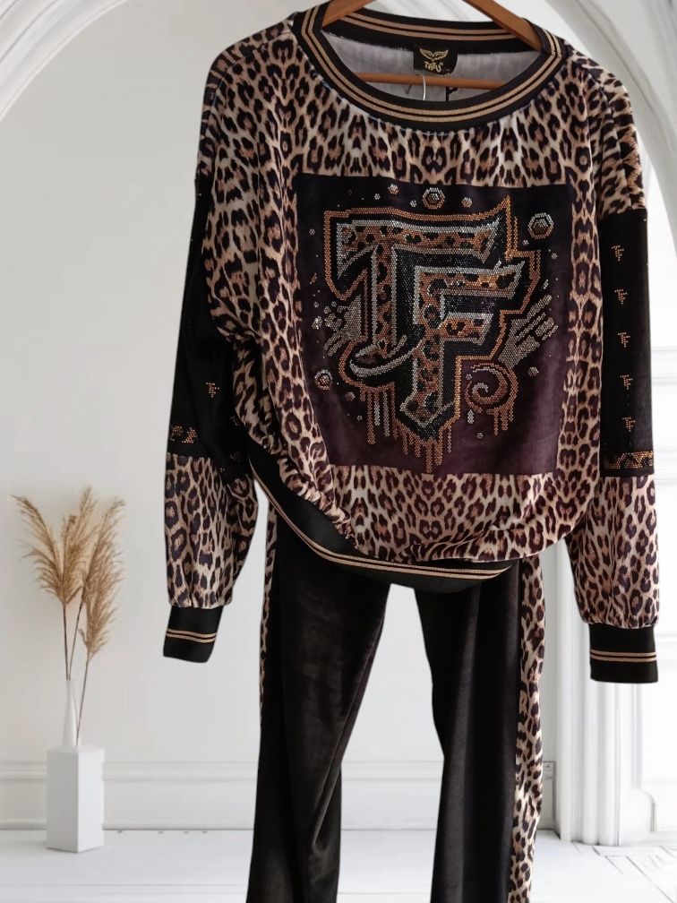Dres welurowy tureckiej firmy T.A.T.U