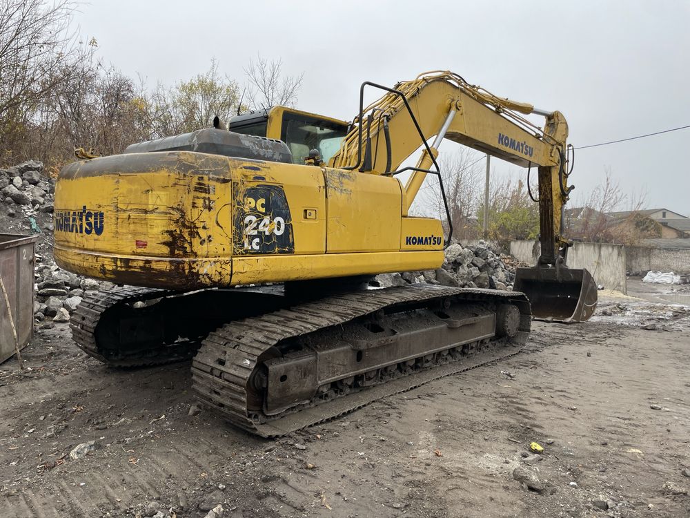 Гусеничный экскаватор Komatsu PC 240NLC-8