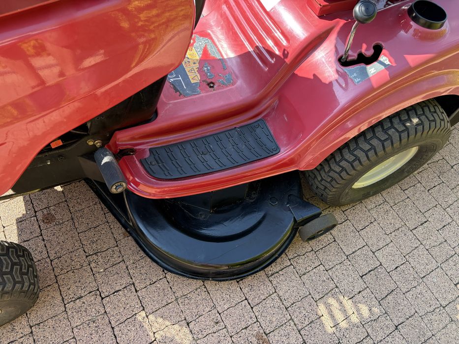 Traktorek z koszem MTD silnik B&S 13 hp.