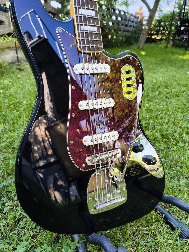 Gitara basowa/barytonowa Squier Bass VI