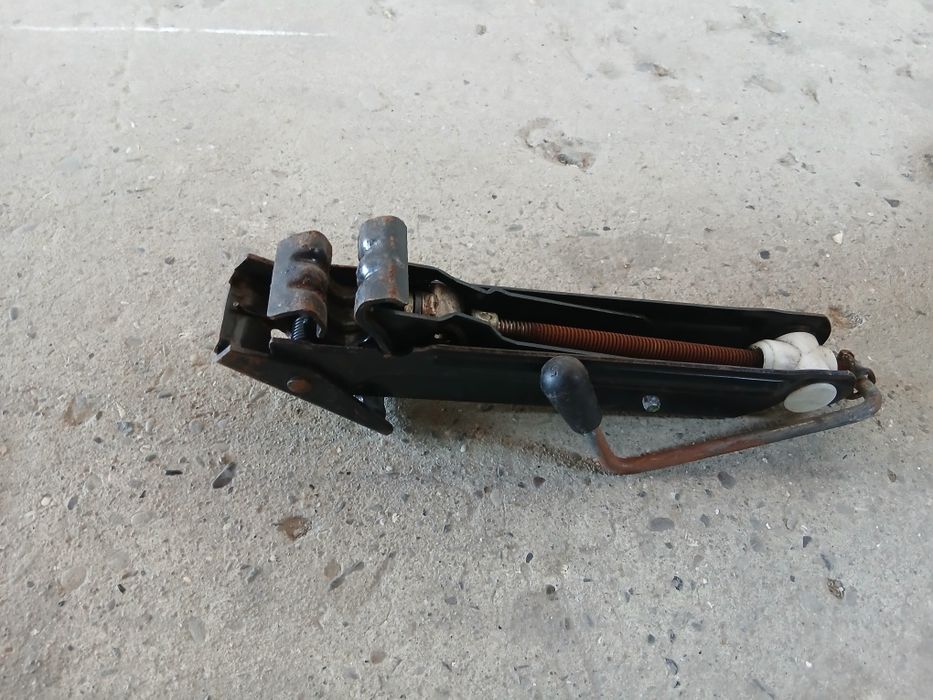 Podnośnik samochodowy