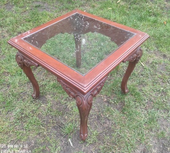 Stolik Ludwikowski -rzeźbiony