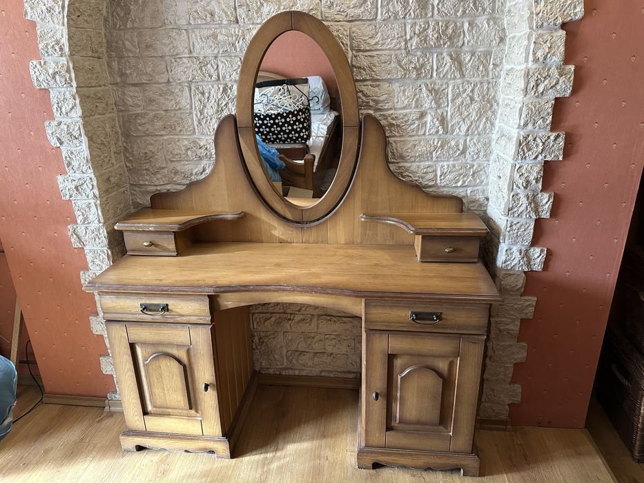 Stylowa sypialnia z drewna dąb