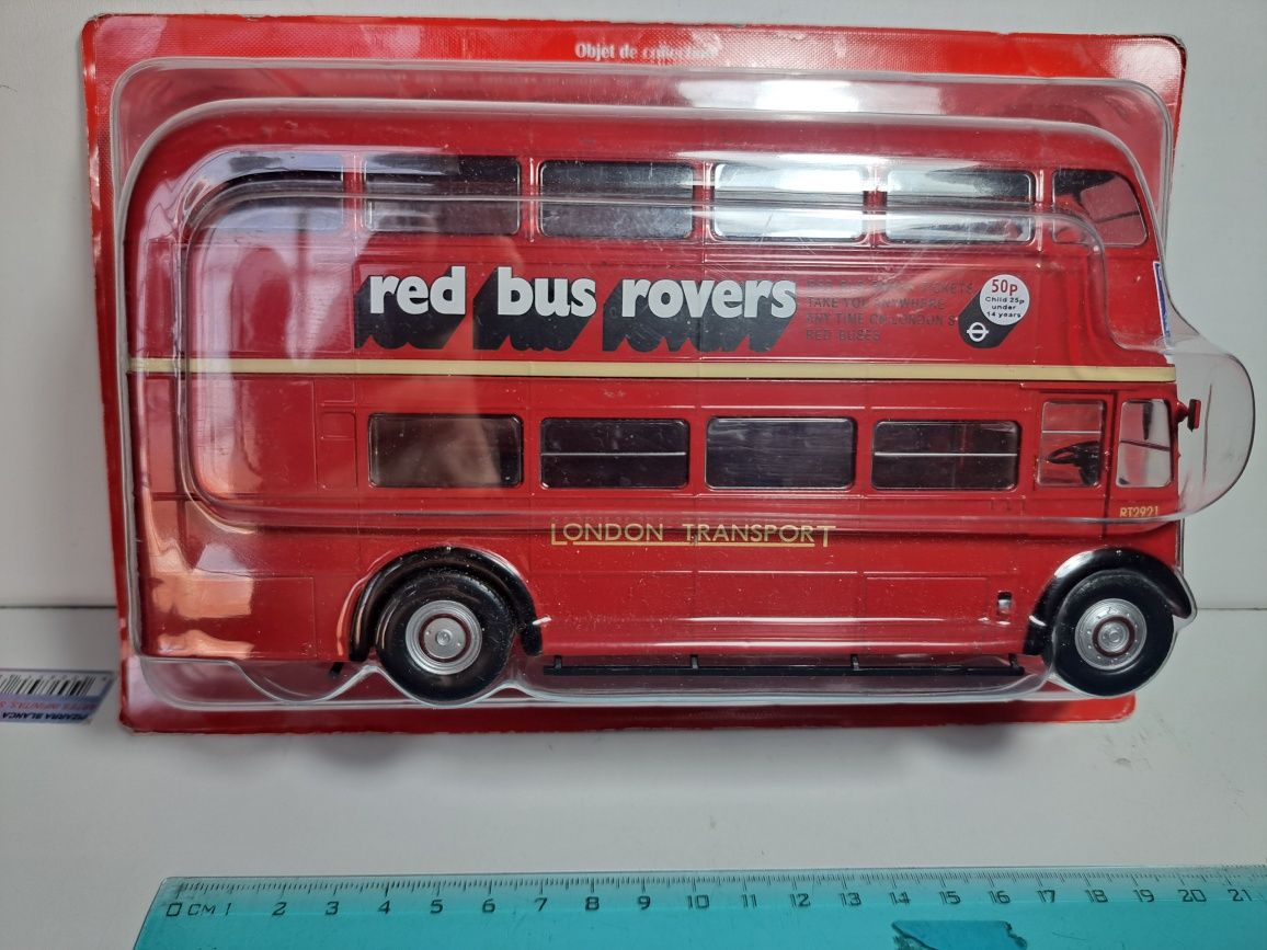 Autocarro AEC regent III 1:43