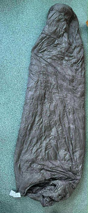 Śpiwór nieprzemakalny z wkładką puchową