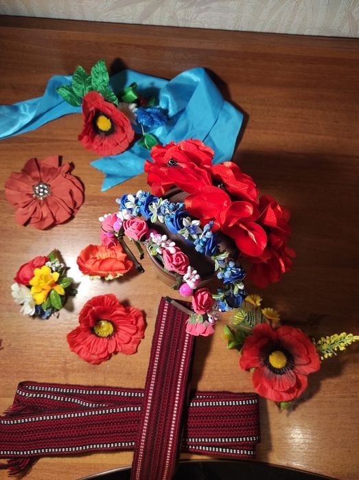 Вышиванка, украинский костюм, гердан, винок и аксессуары, платок,