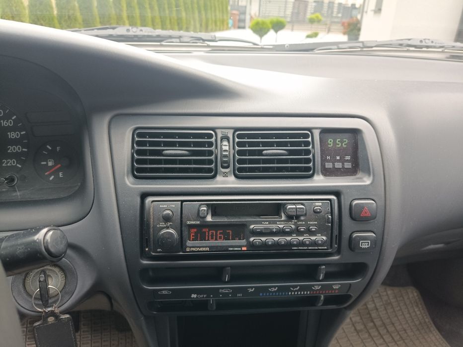 Toyota Corolla 1.3 XLI drugi właściciel