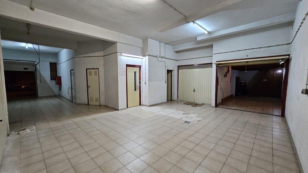 Garagem box, com mezanine