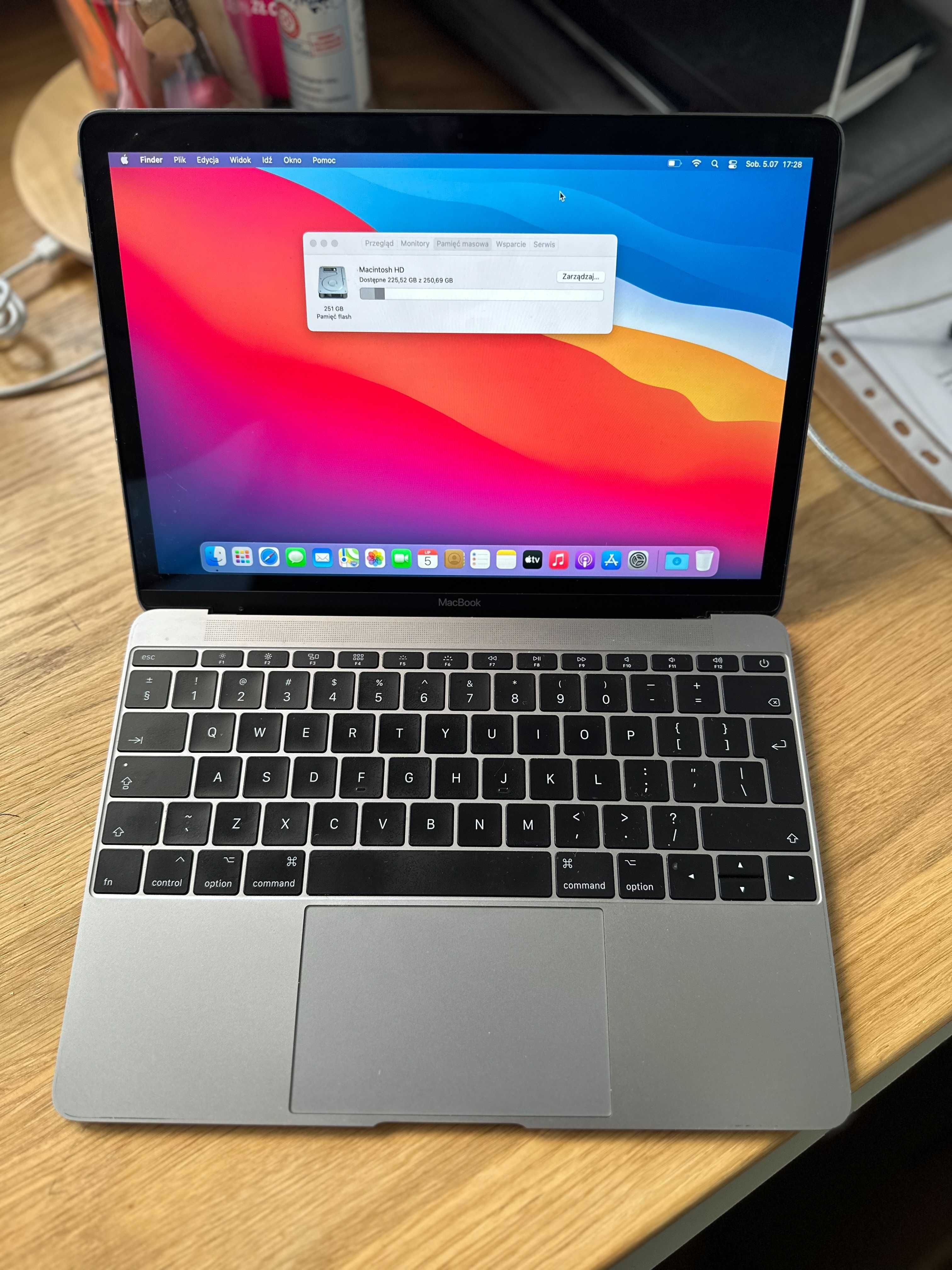 MacBook 12" Retina 2017 • m3 • 8/256 • 373 cykli • ładowarka