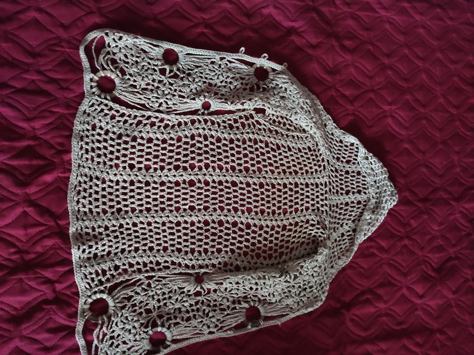 Летняя вязаная  жилетка