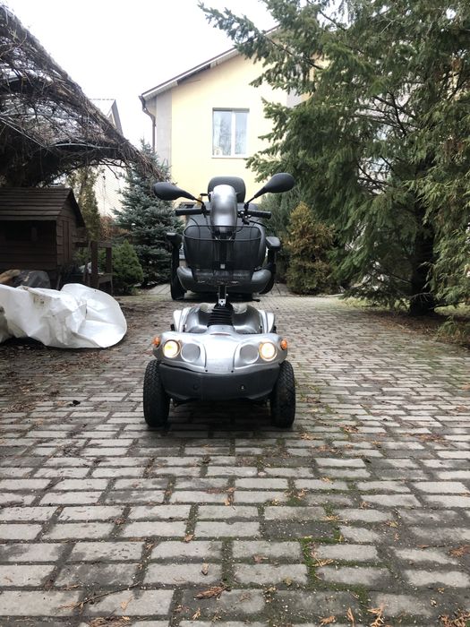 Інвалідний візок інклюзивний електроскутер електроколяска