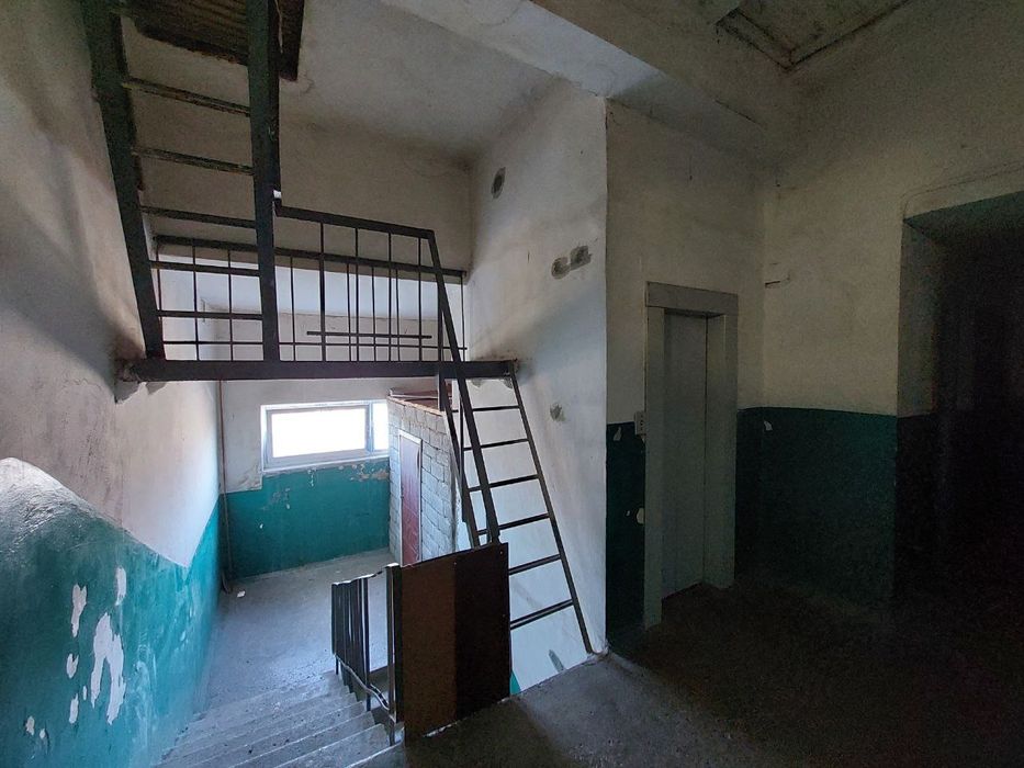 Сдам 3 комн Космонавтов 7, центр Занятости