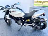Ducati Monster 696