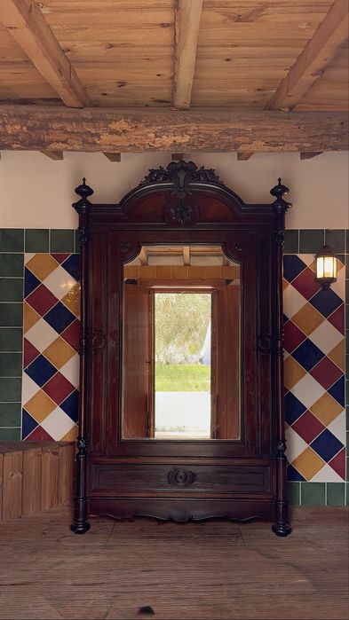 Roupeiro antigo madeira