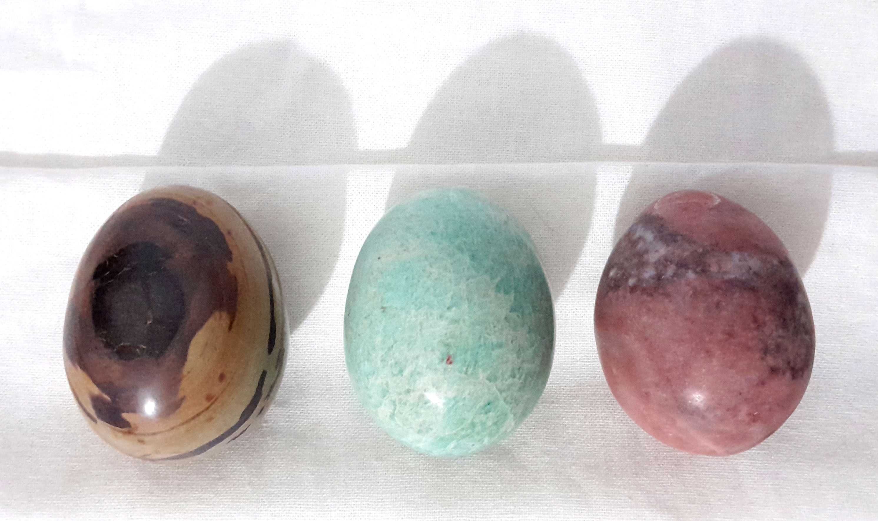 Ovos em pedra natural de colecção (década de 90)