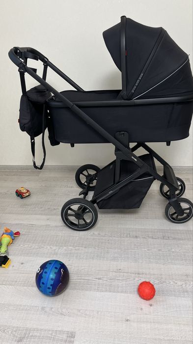 Продам коляску Carrello alfa 2 в 1 чорного кольору