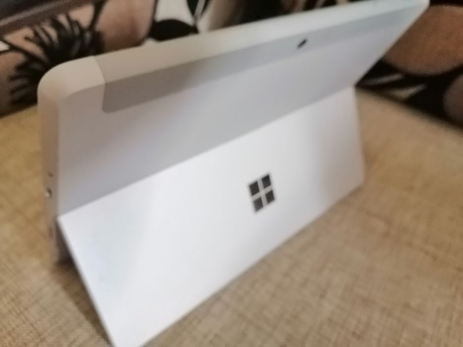 Планшет Microsoft  Pentium 4415SY  8/128Gb (1824)