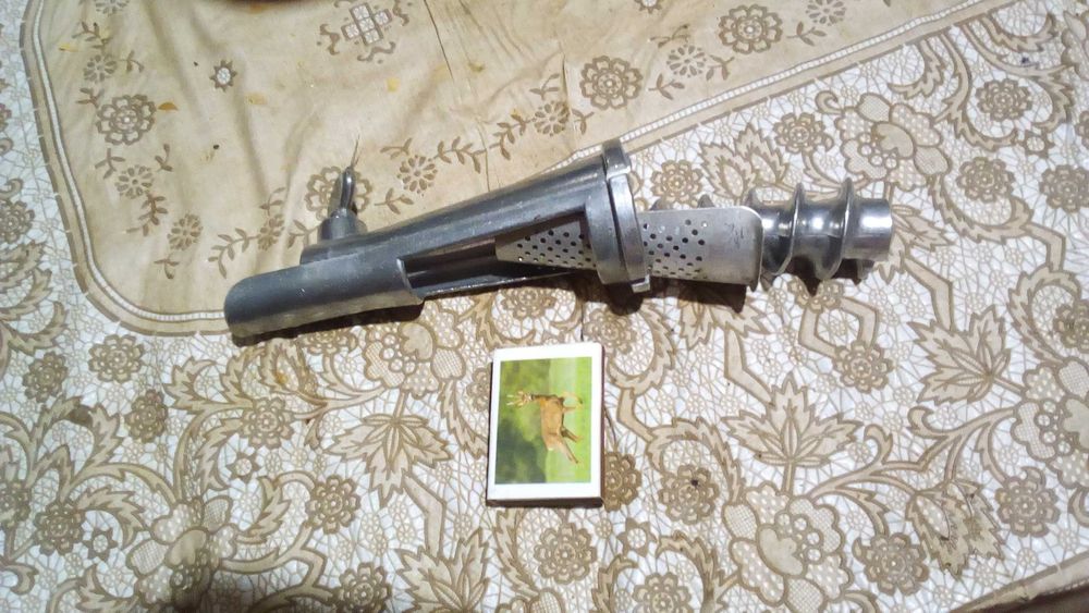 Продам ручную соковыжималку - приставку к ручной мясорубке времен ссср