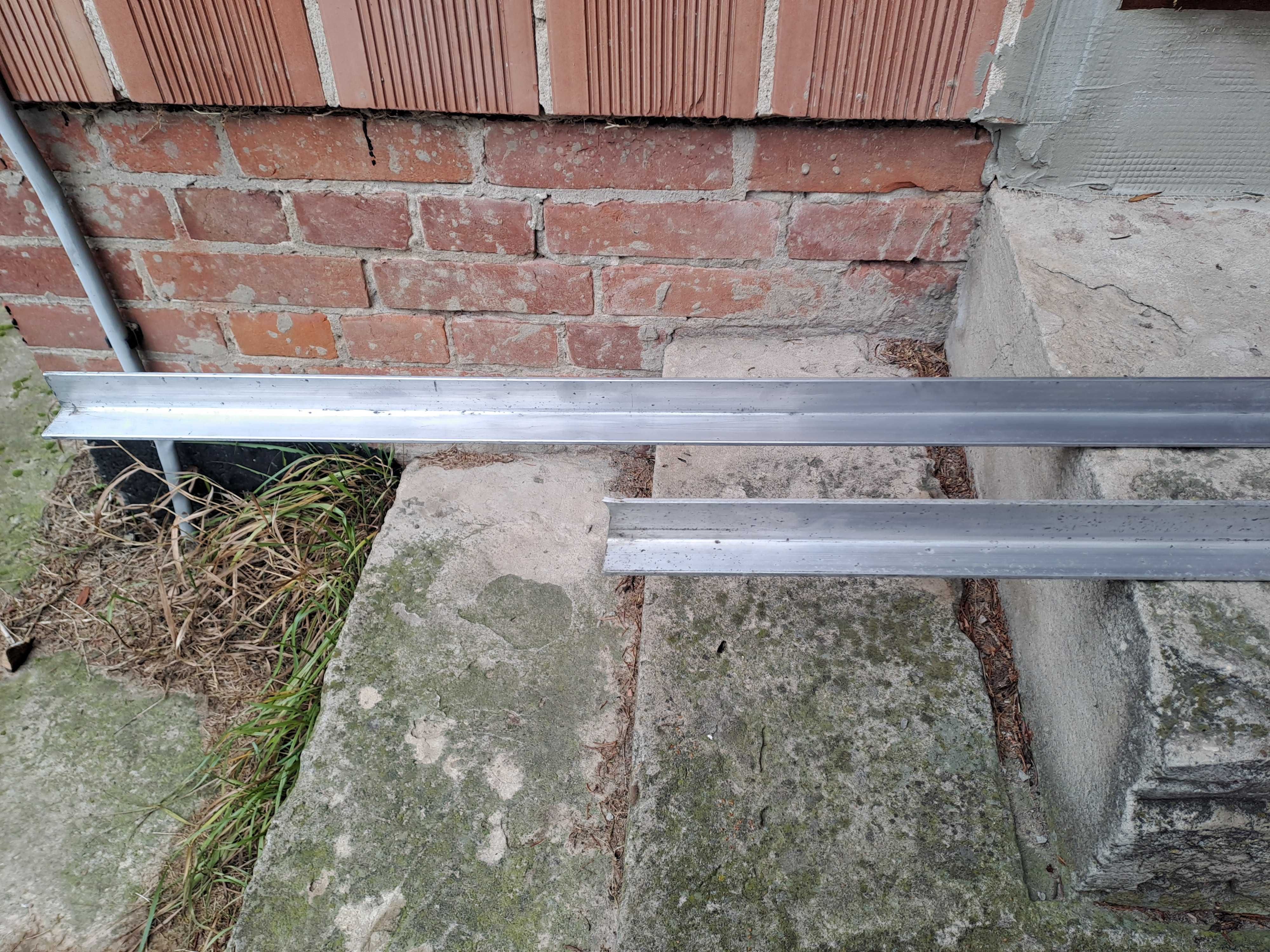 Kątownik aluminiowy 35x35x4mm + 40x30x4mm