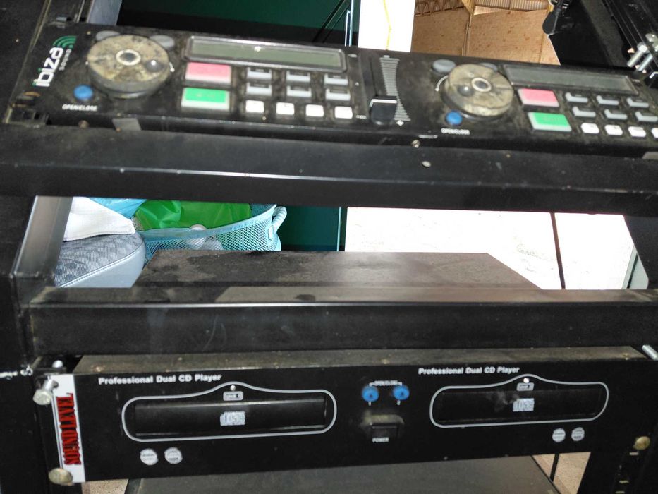 Rack 19" com Leitor Duplo CD's