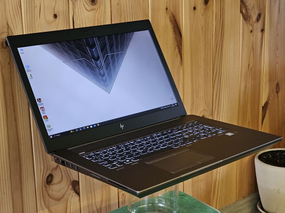 HP ZBook 17 G6/i5 9400H/GTX 1650 4GB/RAM 16GB/SSD 256/HDD 1000GB