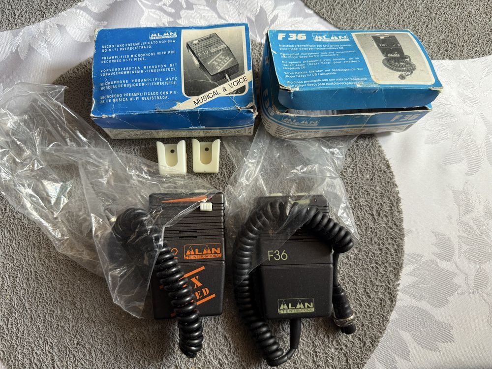 Dwa mikrofony cb-radio Alan F36 i F12