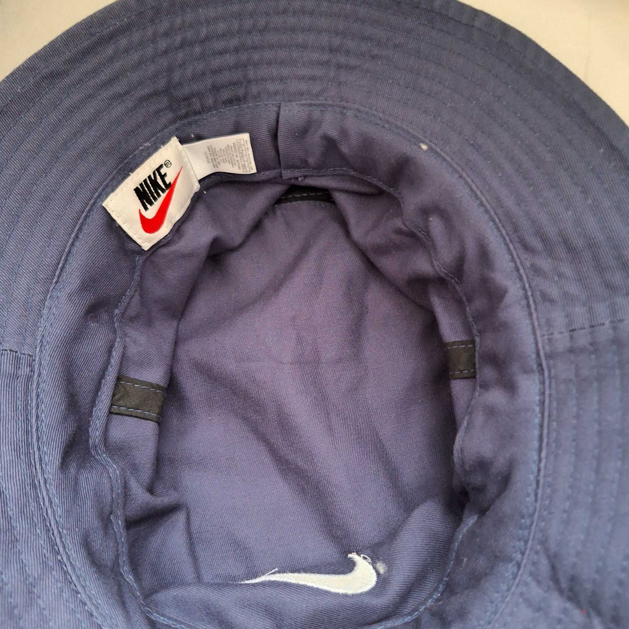 Czapka Nike Unisex Bucket Hat – Haftowane Logo–Granatowa – Używana
