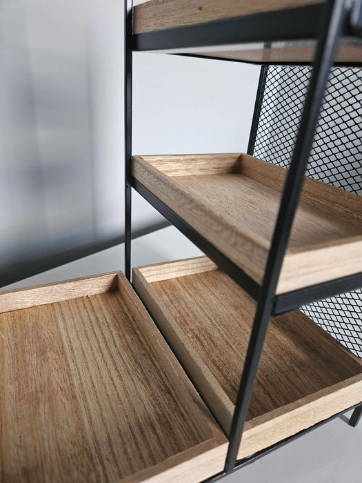 Kuferek stojak regalik z przegródkami na biżuterię loftowy