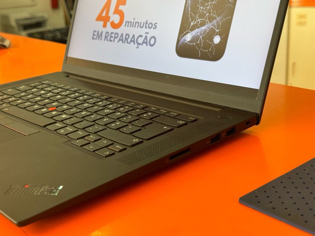 Portátil Lenovo ThinckPad X1 Extreme Gen 4