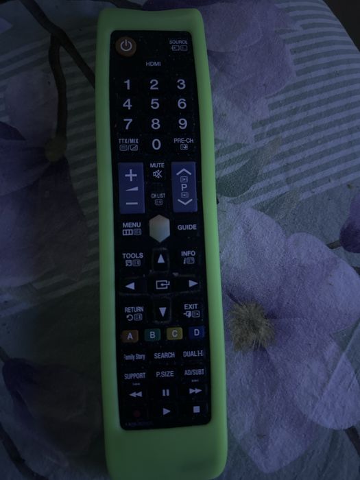 Продам свій телевізор в робочому стані Samsung QE