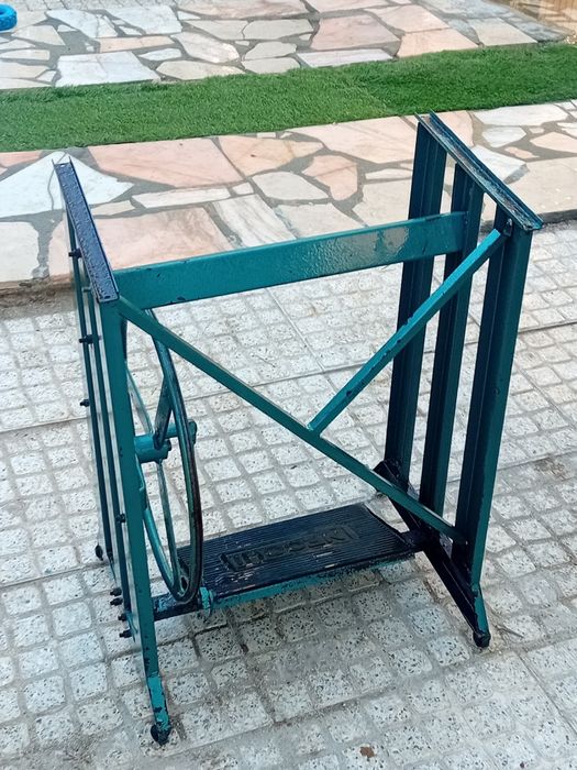 Pes de maquina de costura antiga