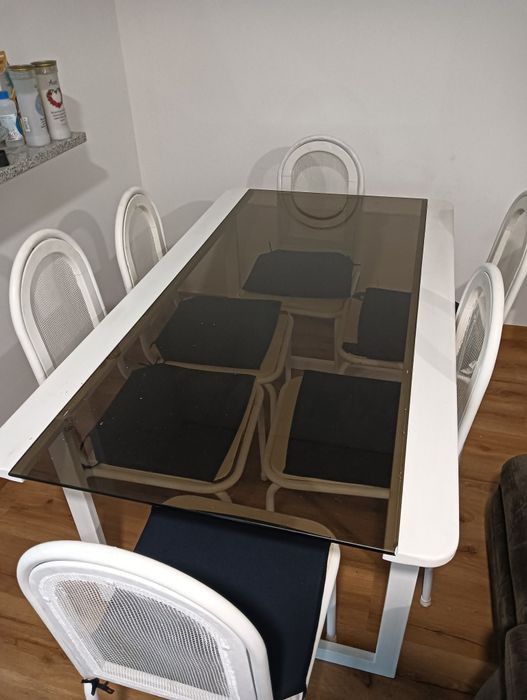 Vendo mesa com 6 cadeiras