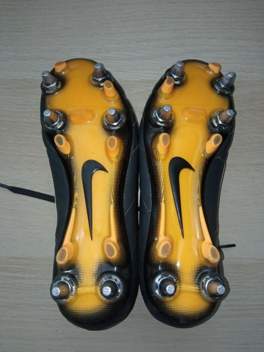 Буци для футболу.Nike.