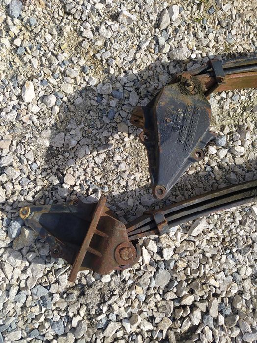 Jelcz 400 pióra resoru paraboliczne