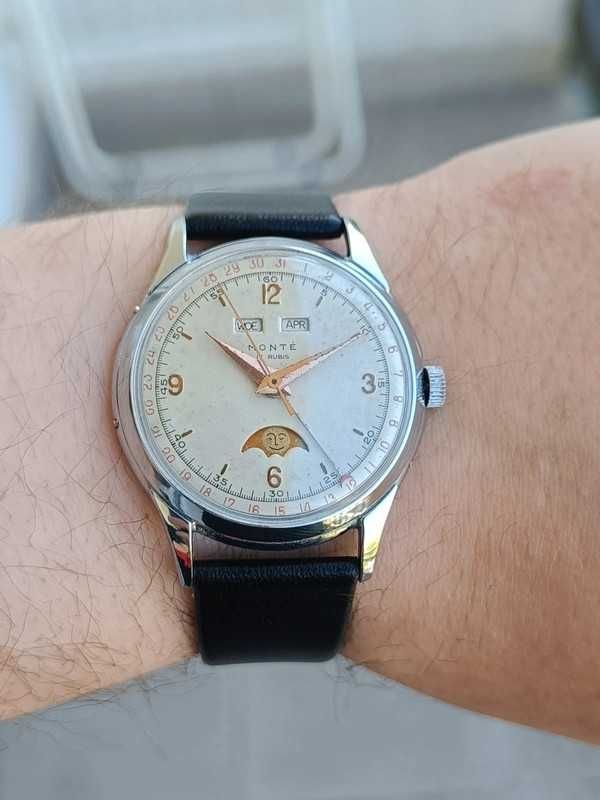 Monte Valjoux 90 Triple Date Moonphase