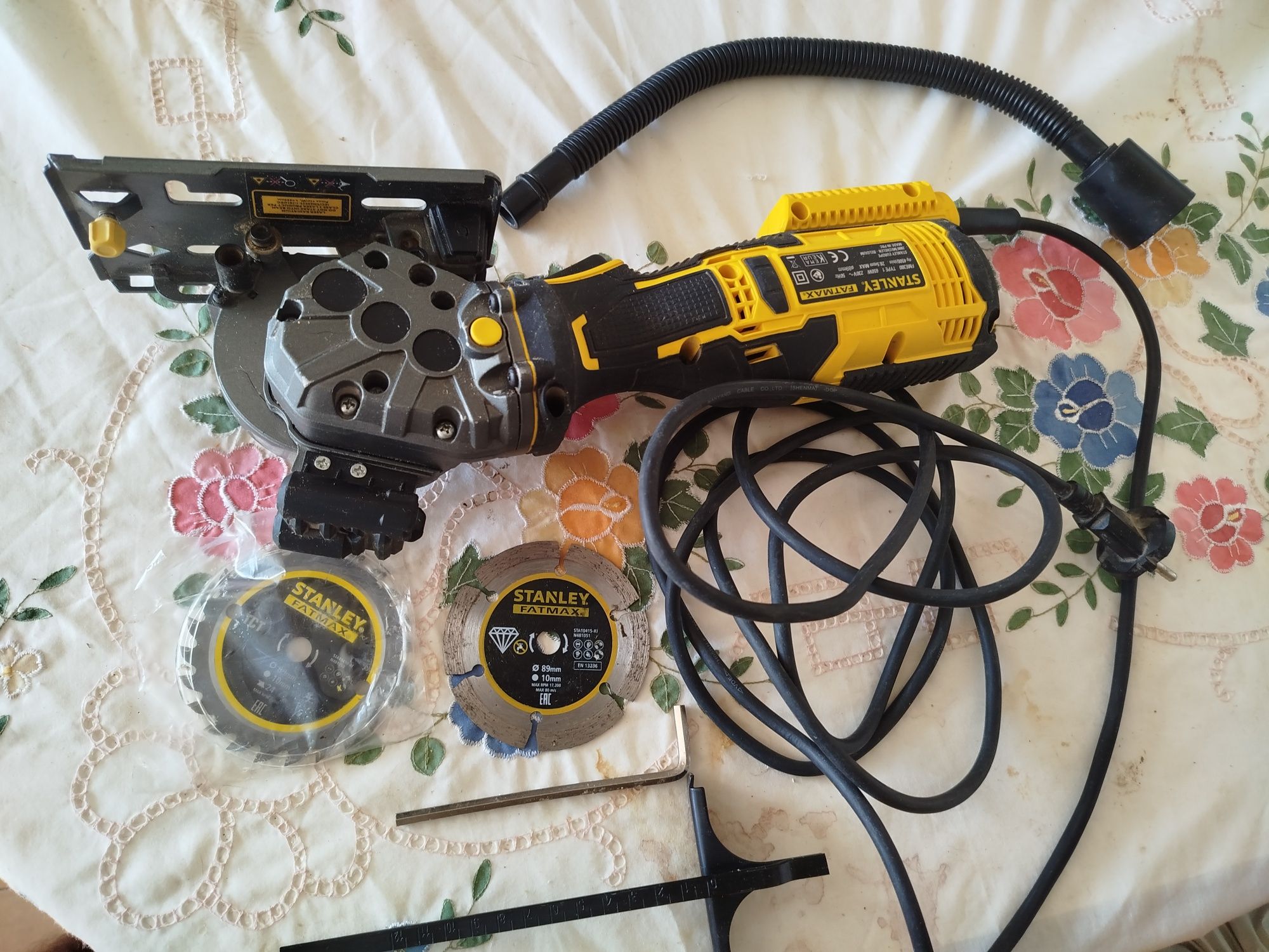 Serra circular de mão Stanley FatMax 650W