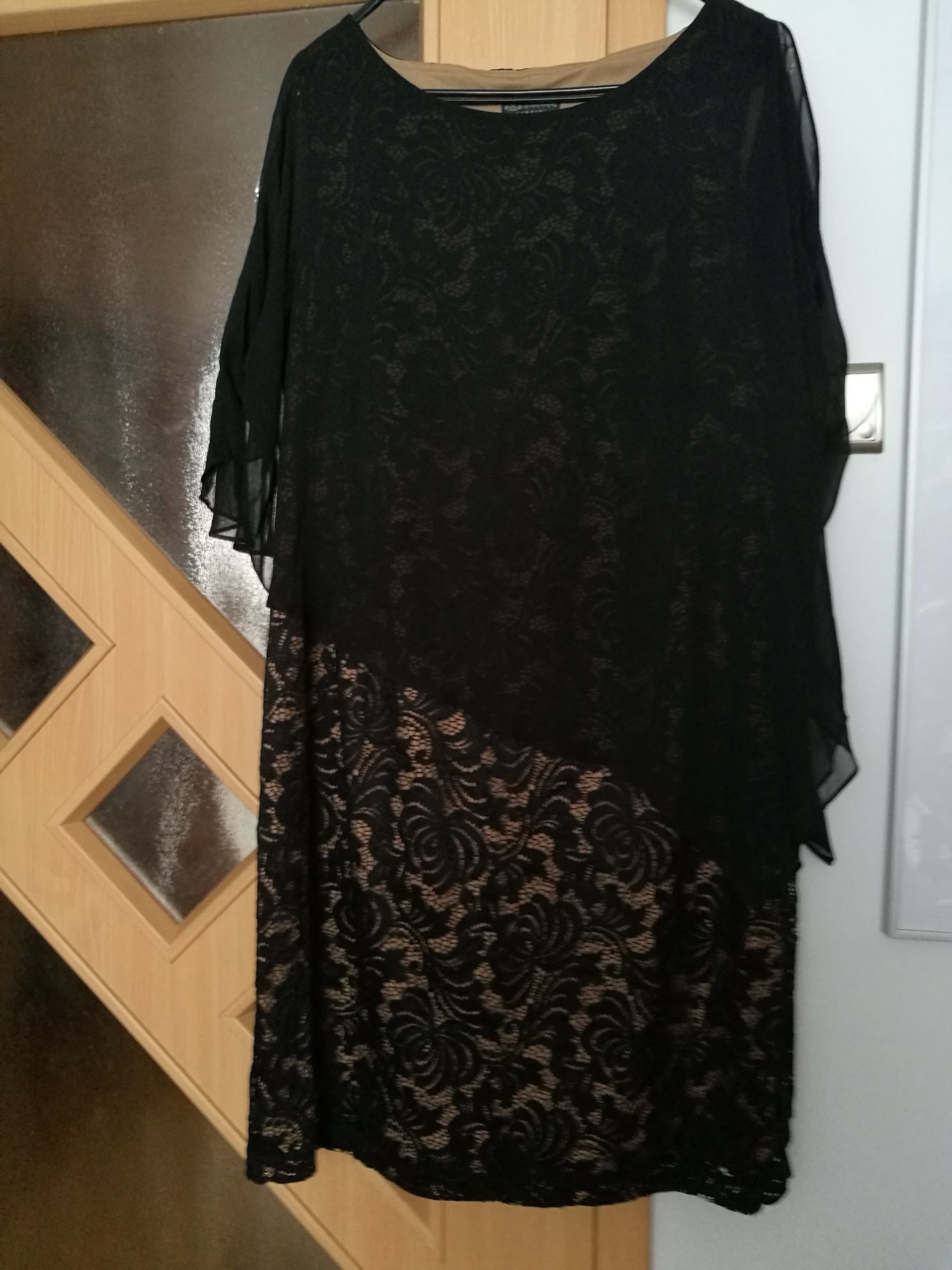 Czarna koronkowa sukienka, rozm 48