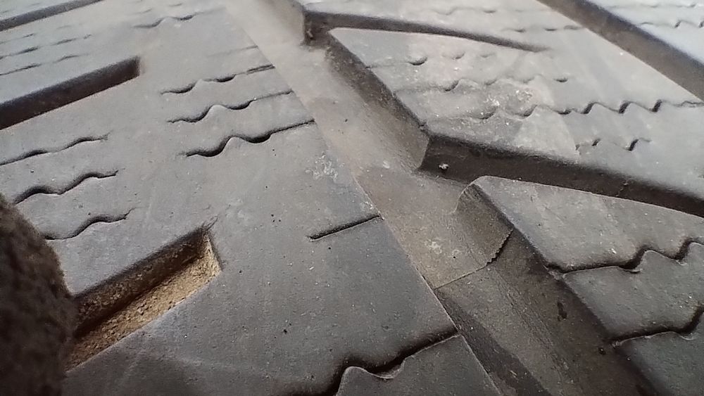 235.65.16c Goodyear Vector 4 seasons cargo