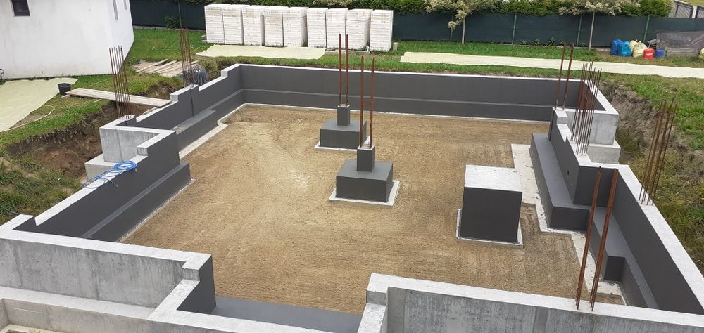 Działka budowlano-usługowa 1081 m²