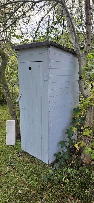 Toaleta drewniana, wychodek