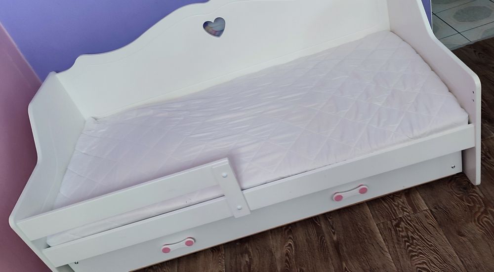 Łóżko dla dziecka/dziewczynki